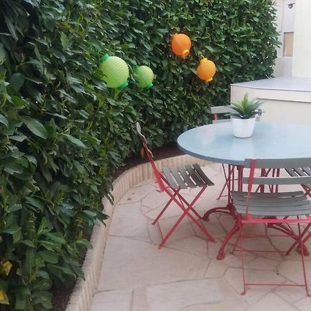 Apartamento Appt 1 A 4 Pers Cocoon,1,500 Km Sortie Auto, 3 Km Ctre Macon, Pkg Cour Privee Exterior foto